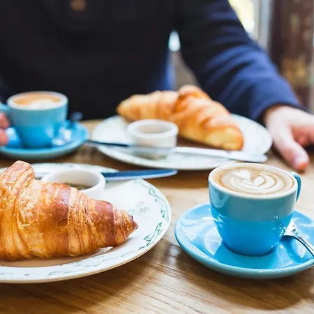 Le Due Muse ベッド・アンド・ブレックファスト パガーニ